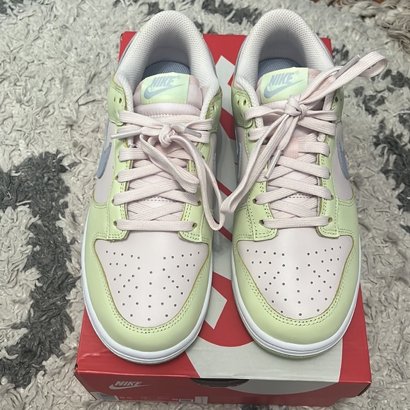 Nike Dunk - Picture 2 of 11